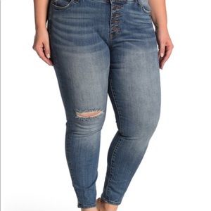 Kut from the Kloth Donna button fly jeans